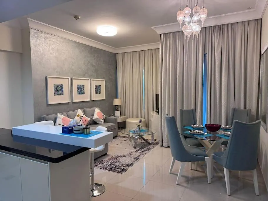 Royal Sky Vacation Homes By Damac Maison Mall Street 두바이